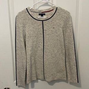 NEVER WORN Tommy Hilfiger long sleeve sweater